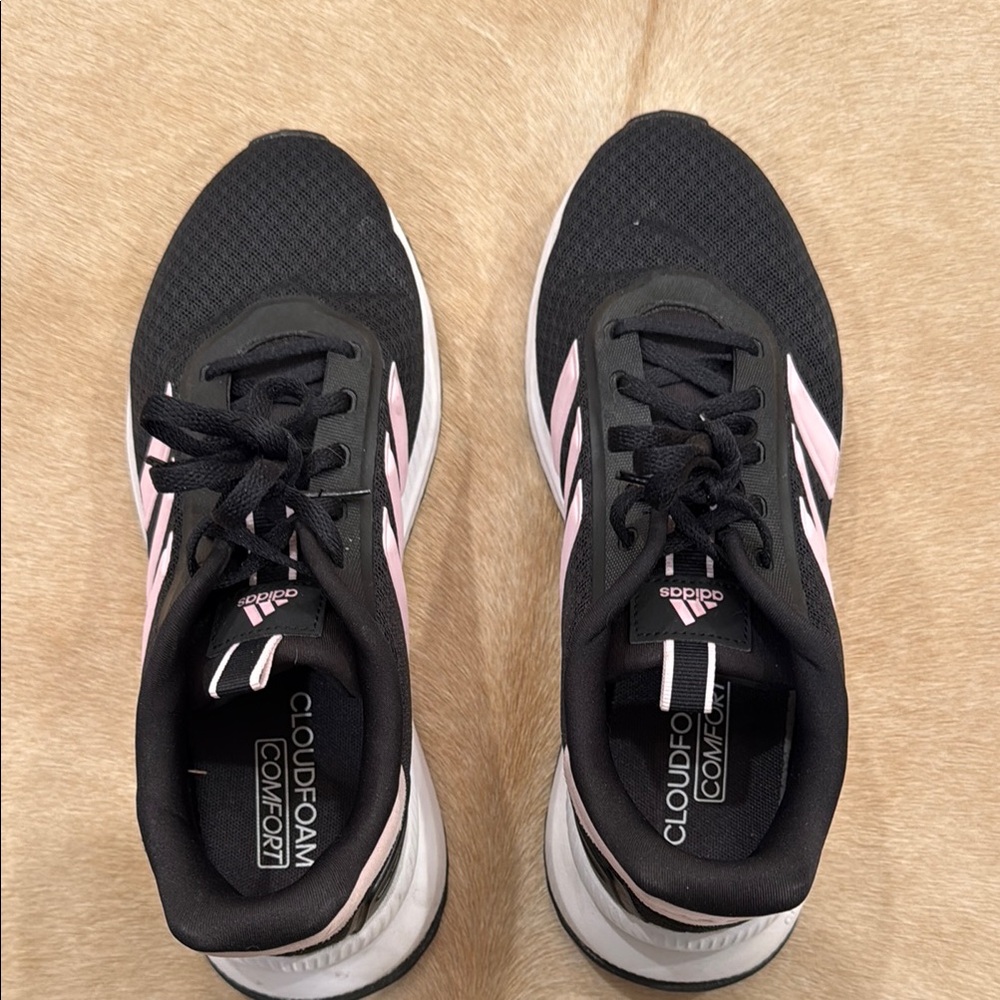 Adidas Black and Pink Sneakers Sleek Sporty Design - Picture 4 of 6